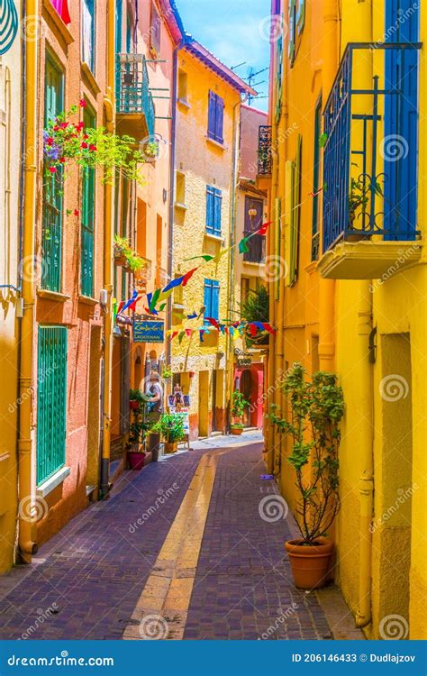 Collioure France June 26 2017 People Are Strolling Through A Narrow