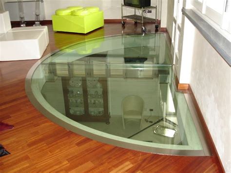 Si sceglie di utilizzare due lastre di vetro di dimensioni di 205x182 e di utilizzare un profilo in acciaio come rompitratta. pavimento vetro calpestabile - Lavorare il vetro ...