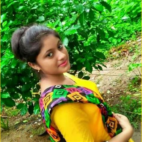 Pin By Dildar Sk On Green Nature Wallpaper Beautiful Girl Photo Beautiful Girl Face Women