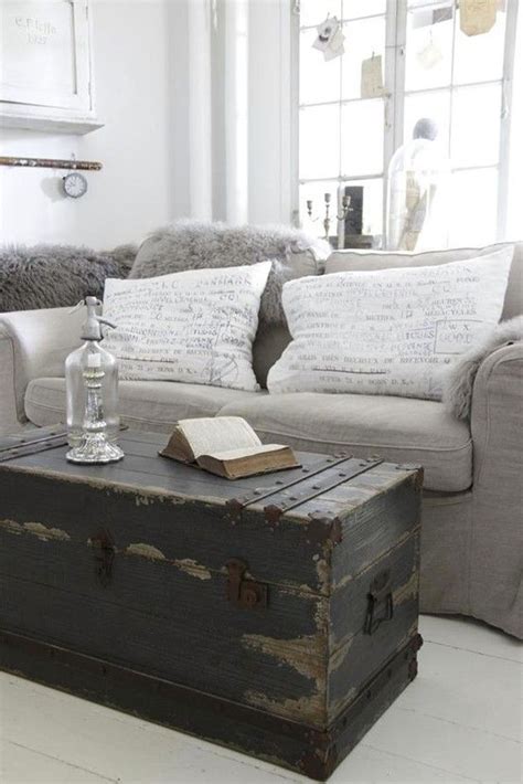 You can get trunk shabby chic coffee table guide and. 28 Ways To Use Vintage Chests And Trunks In Home Decor ...
