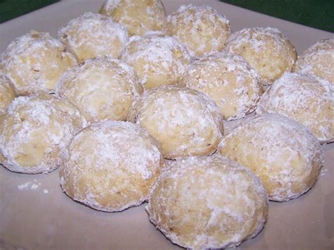 Ree learned this simple, flavorful recipe from her mom. EZ Gluten Free: Mexican Wedding Cookies