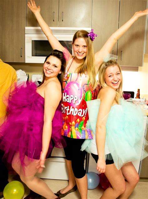 Diy halloween costumes<3 very cute and easy! #DIY #halloween DIY halloween costume Loofah costume @Keely Dry @Katharine Pirie (With images ...