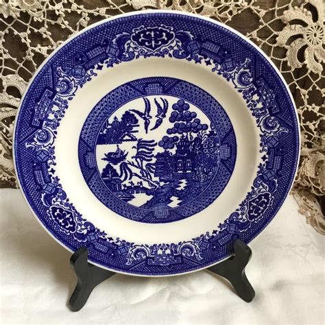 Vintage 1940s Willow Ware Royal China Blue Willow Plate Kitchen And Dining Dining And Serving