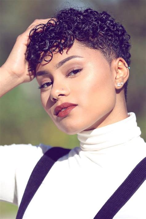 14 Fantastic Short Afro Hairstyles