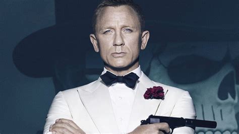 Daniel Craig Shows Off Serious Action In New James Bond Trailer Giant