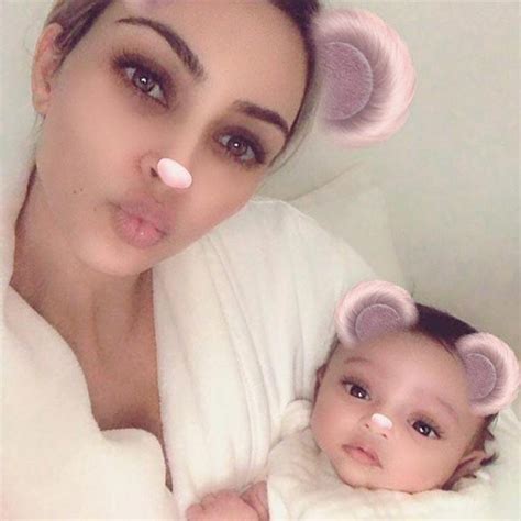 kim kardashian comparte la primera foto de su hija chicago cosmo tv