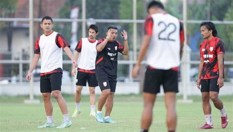 Calon Pelatih Masih Urus Dokumen Imigrasi Dan Recc Persis Solo Pasrah