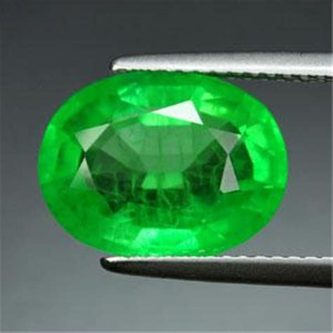 665ct Rarest Ravishing Green Emerald Oval Gemstone