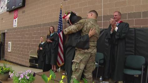 Soldier Surprises Sister At High School Graduation Abc13 Houston