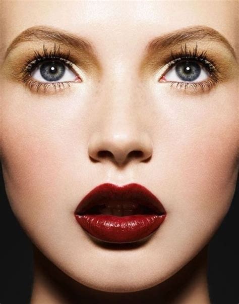 Clever Eye Makeup Tips To Go With Red Lipstick With
