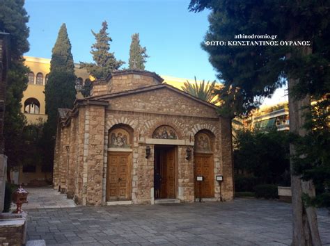 Η ανδρική ιερά μονή ασωμάτων πετράκη βρίσκεται στο κέντρο της αθήνας, στη συνοικία του λυκαβηττού, πίσω από το νοσοκομείο ευαγγελισμός. Μονή Πετράκη, το μοναστήρι της Αθήνας - Αθηνοδρόμιο