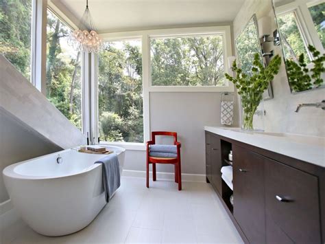 If you are wondering how do i decorate a small bathroom, don't miss these modern bathroom ideas on a budget. Small Bathroom Ideas on a Budget | HGTV