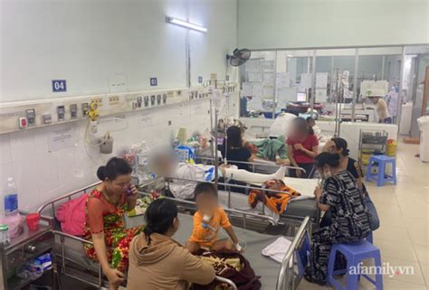Ngay sau khi sự việc xảy ra, gia đình đã đưa cháu bé vào bệnh viện nhi trung ương để. Vụ bé trai 13 tuổi rơi từ tầng 3 trường học xuống đất: Bé thường xuyên bị bạn bè ức hiếp, đánh đập?