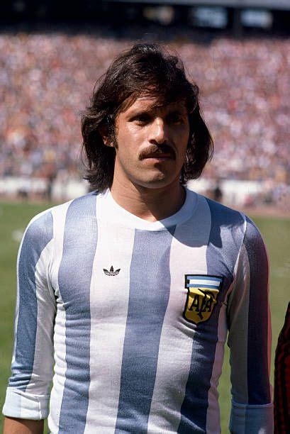 02 june 1979 international football scotland v argentina argentinian striker leopoldo luque