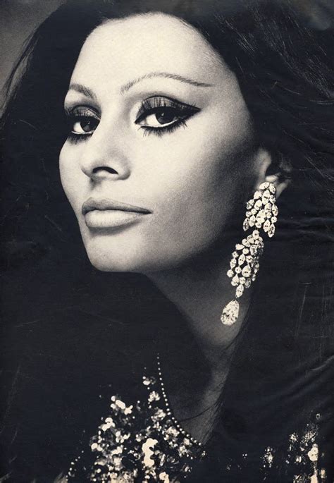 Check out photogallery with 905 sophia loren pictures. Pin auf Prominente früher u. heute