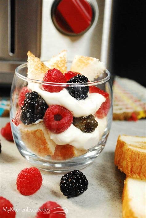 Toasted Angel Food Cake Parfaits With Fresh Berries Light And Healthy