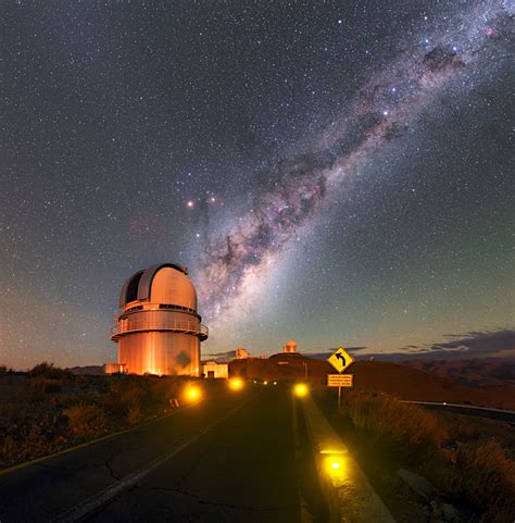 Google has many special features to help you find exactly what you're looking for. 天文台へ続く道と夜空を斜めに走る天の川 | アストロピクス