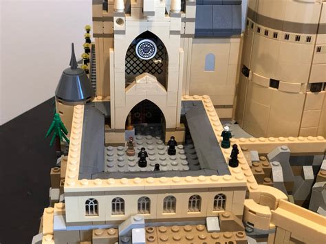 Lego Hogwarts Castle Courtyard Harry Potter Fan Zone