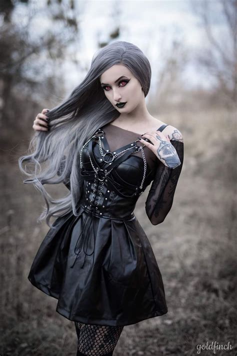 𝔈𝔩 𝔐𝔲𝔫𝔡𝔬 𝔡𝔢𝔩 𝔊𝔬𝔱𝔦𝔠𝔬 On Twitter Gothic Fashion Fashion Gothic Outfits