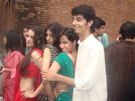 Desi Girls And Aunties Hot And Sexy Pictures Desi School