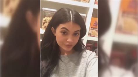 Kylie Jenner Gets Vulnerable Amid Tyga Breakup Rumors Says She Doesnt Know Who She Is