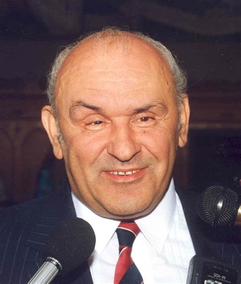 Died 10 april 2002 in budapest) was a hungarian actor and comedian. Hofi Géza
