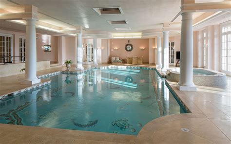 30 Luxury Indoor Swimming Pools