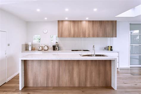 Modern White Wood Grain Kitchen Cabinets The Best Kitchen Ideas