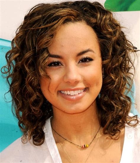 Álbumes Imagen Cute Naturally Curly Hairstyles For Medium Length Hair Mirada Tensa