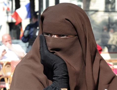 Linterdiction Du Niqab En France Viole Les Droits De Lhomme Selon Lonu Middle East Eye