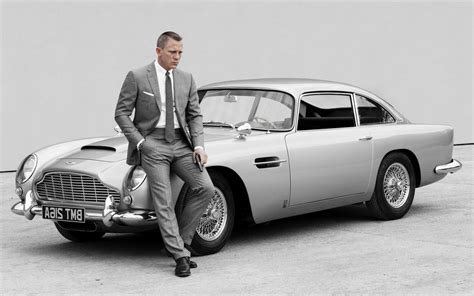 Aston Martin Is Rebuilding James Bonds Goldfinger Db5