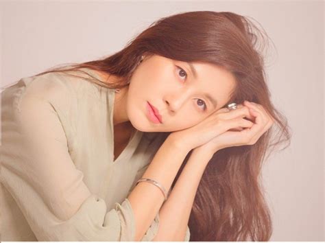 6 Foto Kim Ha Neul Yang Dikritik Karena Ciuman Dengan Lee Do Hyun Foto 1