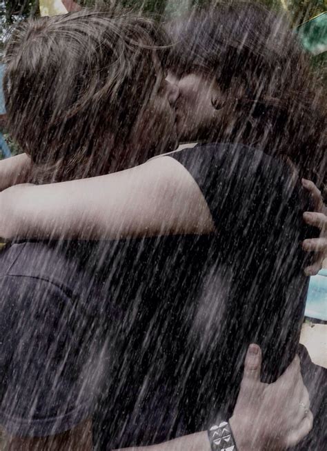 Couple Kissing In The Rain Dance In The Rain I Love Rain Kissing In