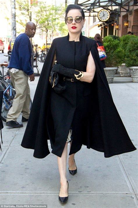 dita von teese add some sleeves or something and it s beautiful beautyfashion look fashion