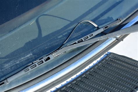 How To Change Your Windshield Wipers Digital Trends