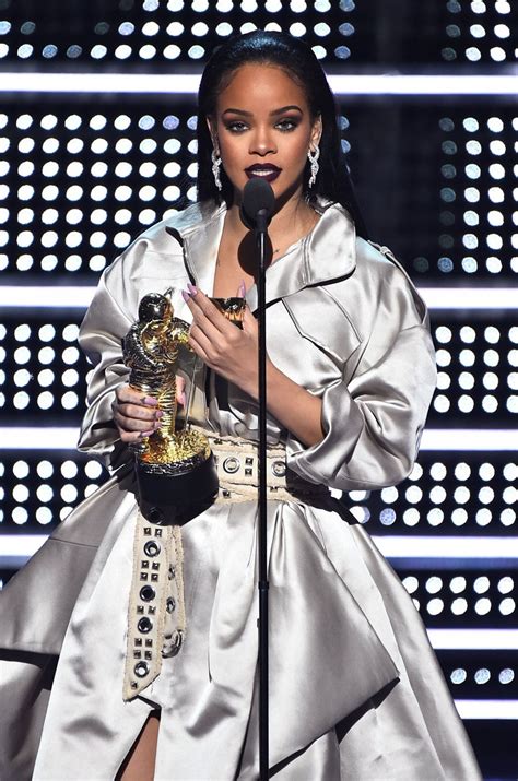 Rihanna On Stage At The 2016 Video Music Awards At Madison Square