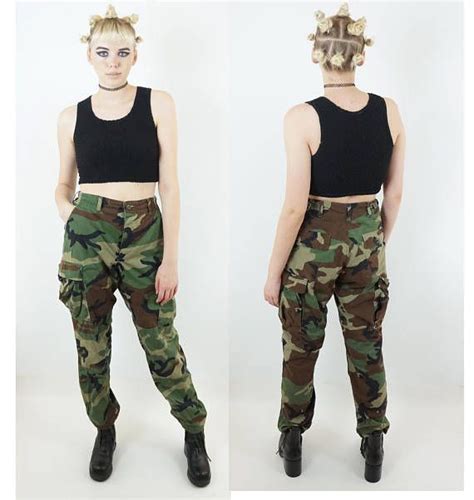 Camo pants, black tee *__* i love it! Camo 90s High Waisted Camo Pants, Military Camo Print ...