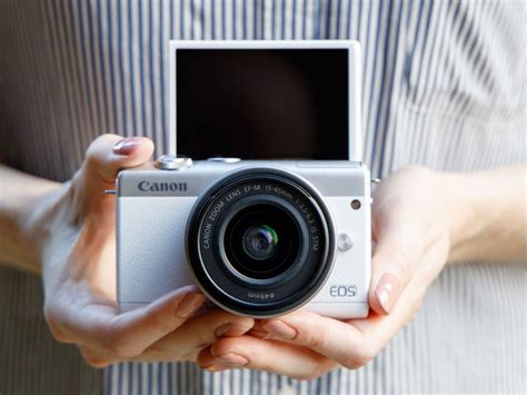 Desain dari kamera ini sebenarnya mirip dengan kamera dslr pada umumnya, mulai dari lengkungan. 5 Rekomendasi Kamera Mirrorless Terbaik Harga Rp5 Jutaan ...