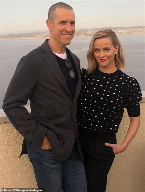 Reese Witherspoon Reunites With Ex Husband Ryan Phillippe To Celebrate
