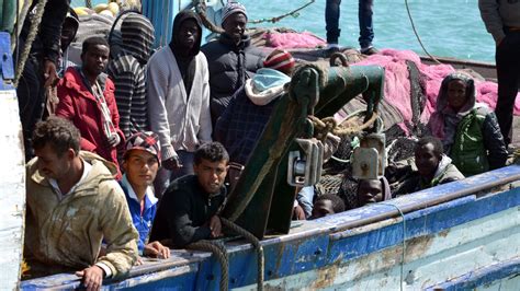 Près De 6000 Migrants Sauvés Lors Dune Vague Darrivées Massive En Italie