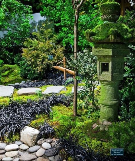 Quelques travaux simples comme créer des bordures, peindre un mur ou ajouter un peu de déco peuvent suffire à faire paraître votre jardin plus grand et plus agréable. 1001 + conseils et idées pour aménager un jardin zen japonais