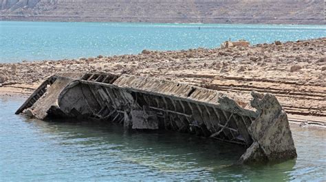 A Wwii Era Landing Craft Emerges In Lake Mead As Water Levels Continue