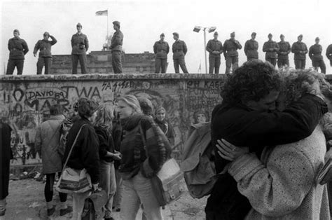 25 artículos para entender la caída del Muro de Berlín 25 años después