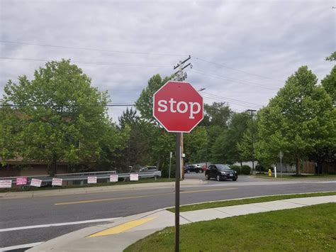 This Lowercase Stop Sign I Found Mildlyinteresting