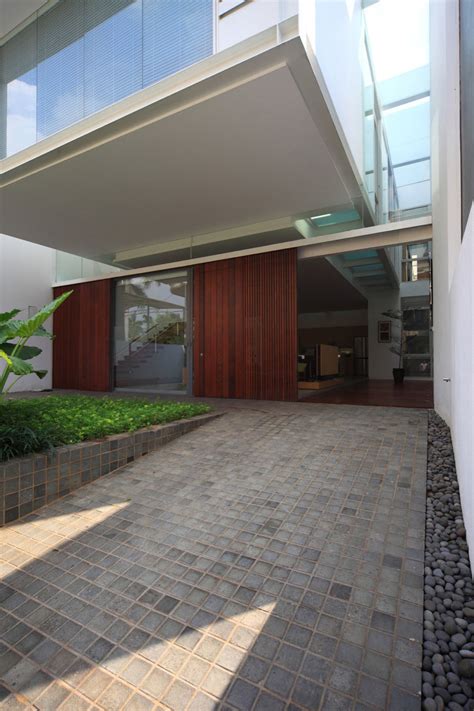 Narrow House Maximizes Space On Three Floors Idesignarch Interior