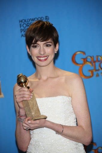 70th Annual Golden Globe Awards 011313 053 Anne Hathaway Fan