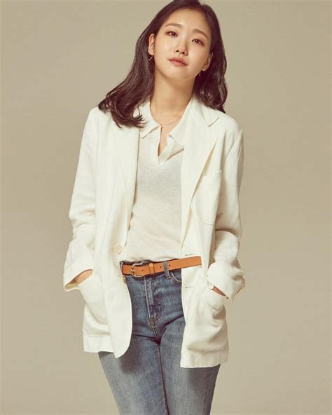 The agency of kim go eun, hodu&u entertainment has confirmed in august that the couple started seeing each other exclusively two months before the announcement. Kim Go-eun Wallpapers - Top Free Kim Go-eun Backgrounds ...