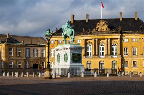 Palacio Real Amalienborg De Copenhague Visitas Horarios Y Precios
