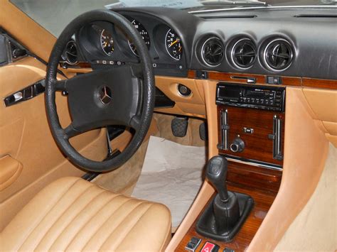 Wenn du möchtest, kannst du deine innenausstattung austauschen und sportsitze oder sitzbezüge bei deinem mercedes w107. Mercedes-Benz 280 SL / R107 (1974-1985) | 2.8-litre, 185 ...