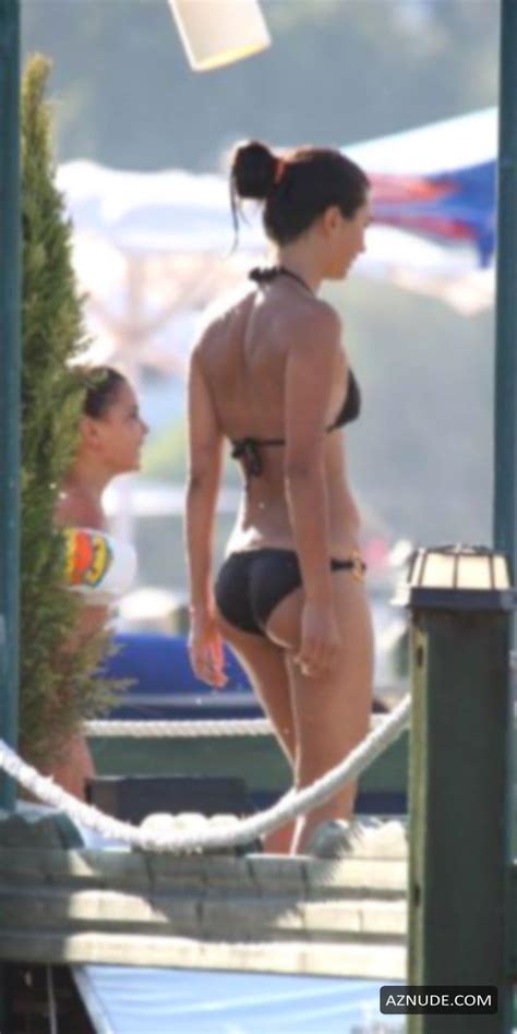 tuba buyukustun sexy bikini aznude